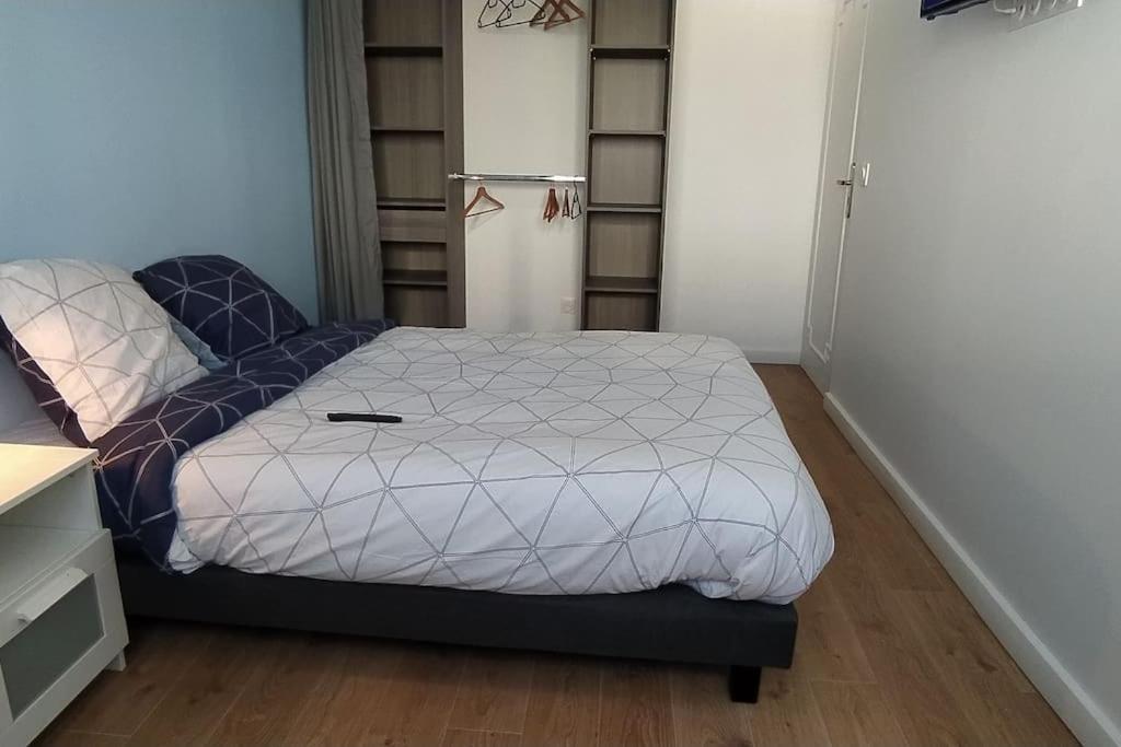 Apartamento Parisian Cosy Flat With Balcony Argenteuil Exterior foto